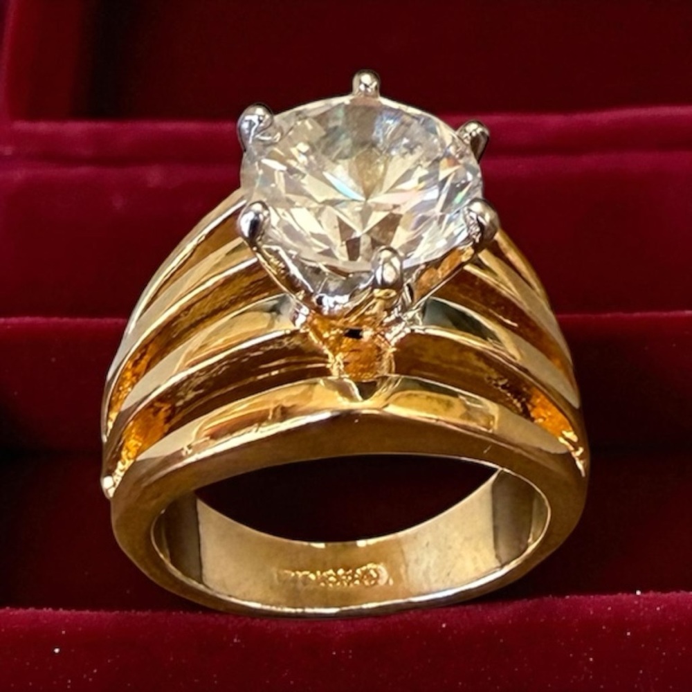 Engagement Ring - Picture 5 of 11
